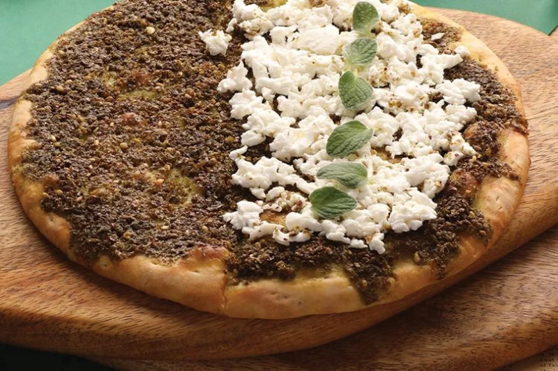 رغيف جبنة بيضاء مع زعتر