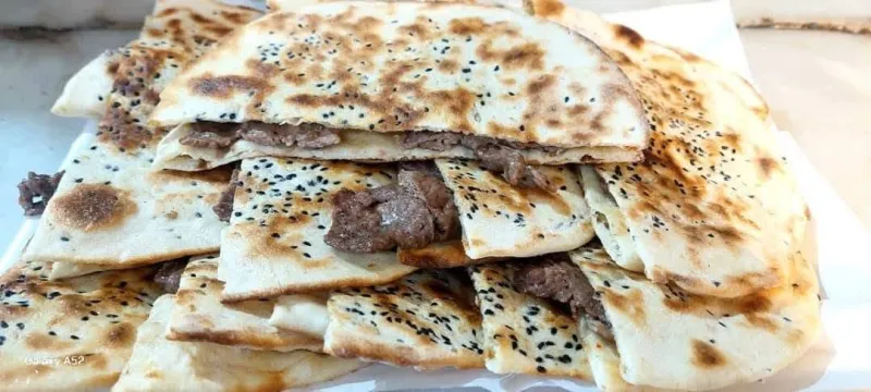 شرحة بالعجين لحم خاروف